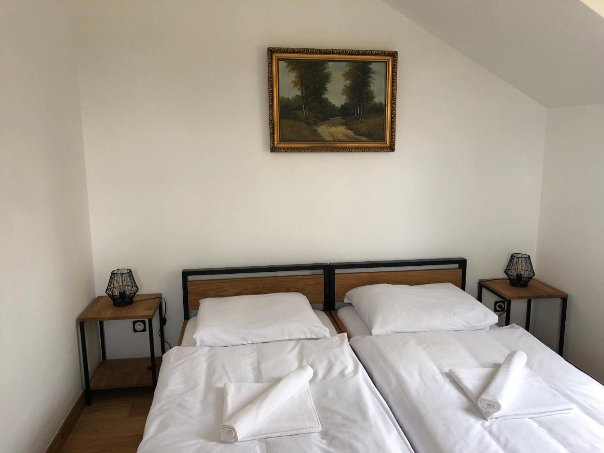 Dwor Gogolewo Nad Warta Bed and Breakfast Ksiaz Wielkopolski Exteriör bild