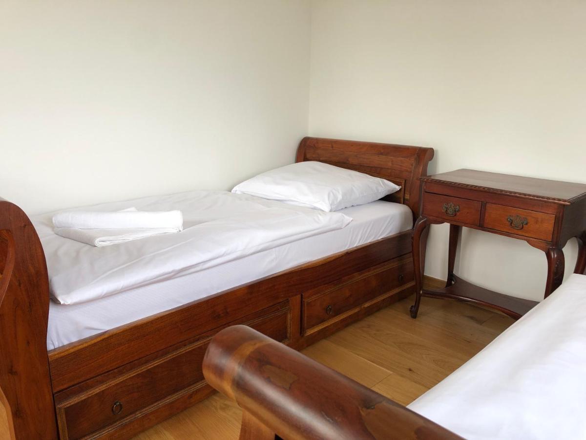 Dwor Gogolewo Nad Warta Bed and Breakfast Ksiaz Wielkopolski Exteriör bild