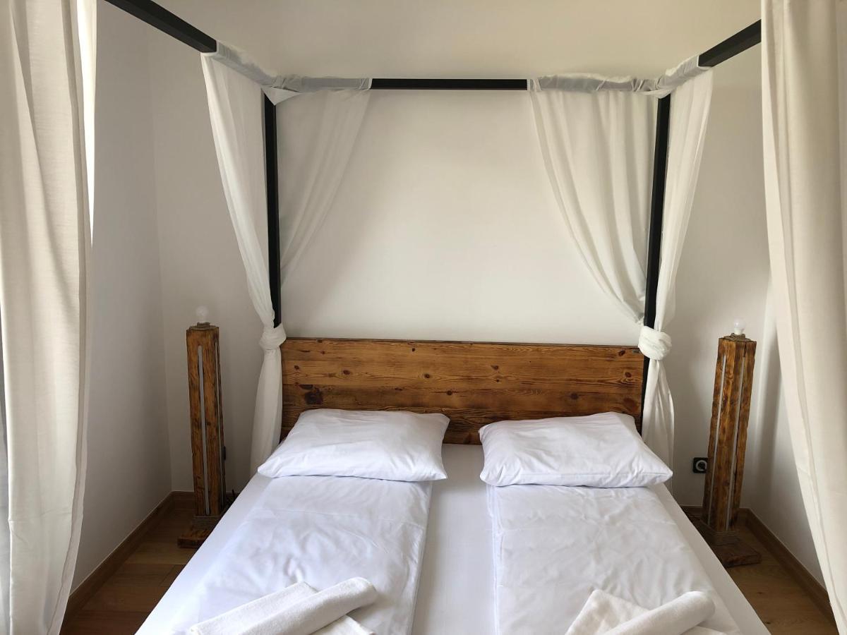 Dwor Gogolewo Nad Warta Bed and Breakfast Ksiaz Wielkopolski Exteriör bild