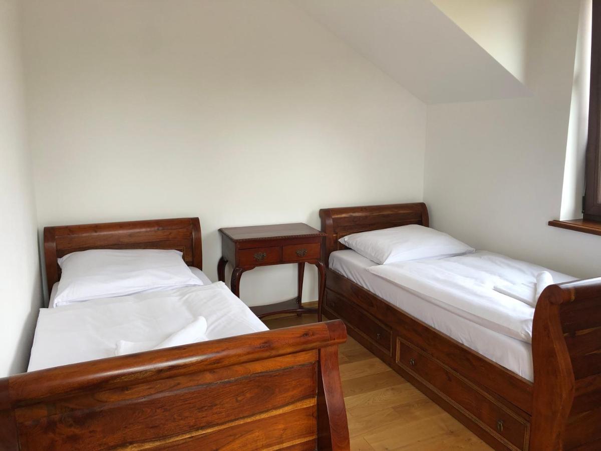 Dwor Gogolewo Nad Warta Bed and Breakfast Ksiaz Wielkopolski Exteriör bild