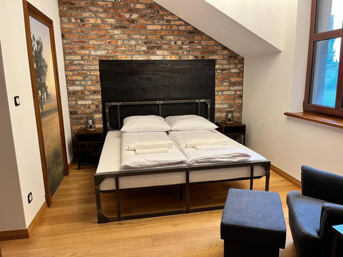 Dwor Gogolewo Nad Warta Bed and Breakfast Ksiaz Wielkopolski Exteriör bild