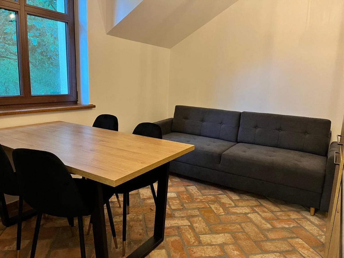 Dwor Gogolewo Nad Warta Bed and Breakfast Ksiaz Wielkopolski Exteriör bild